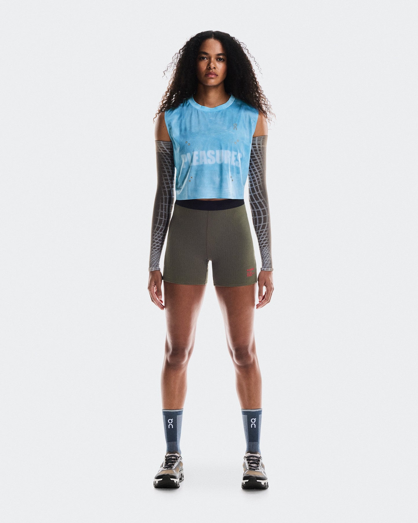 Tank PLEASURES x The Loop